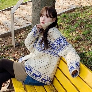 Nordic Snow Flower Knit Zip-Up